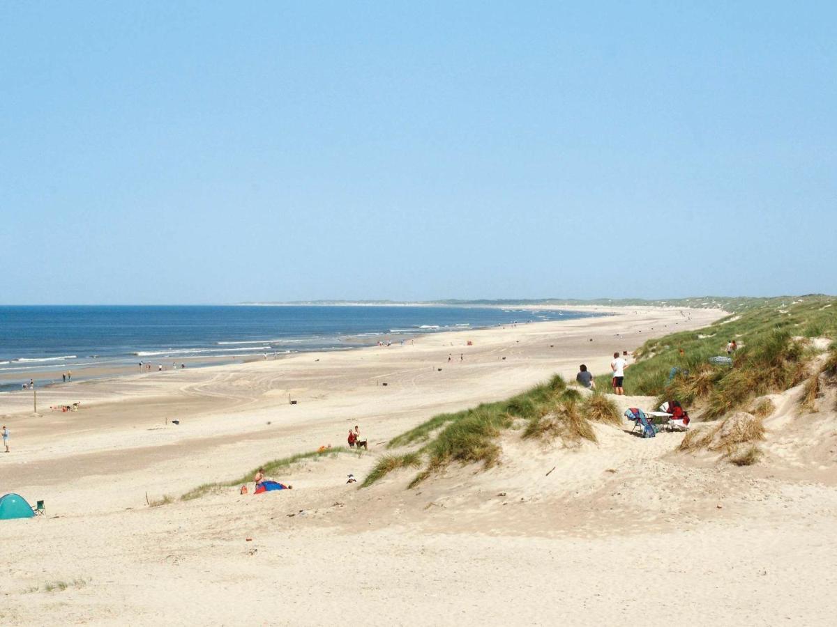 Two-Bedroom Holiday Home In Henne 7 Henne Strand Exteriör bild